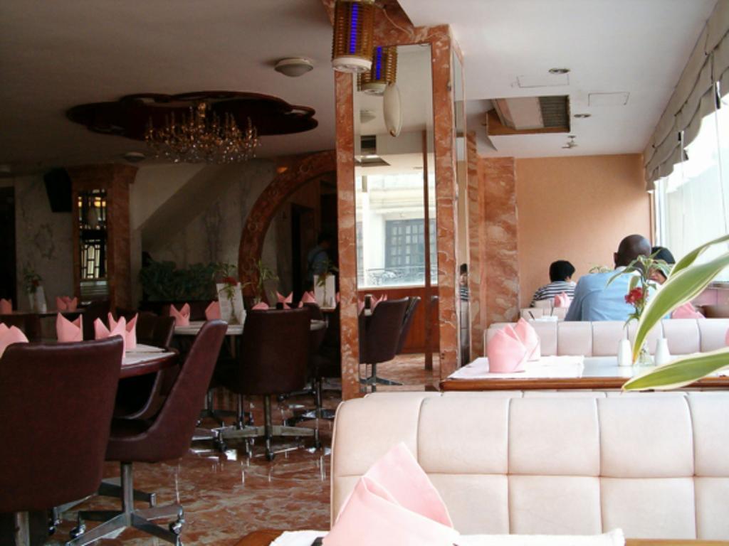Great Eastern Hotel Makati Makati City Dış mekan fotoğraf
